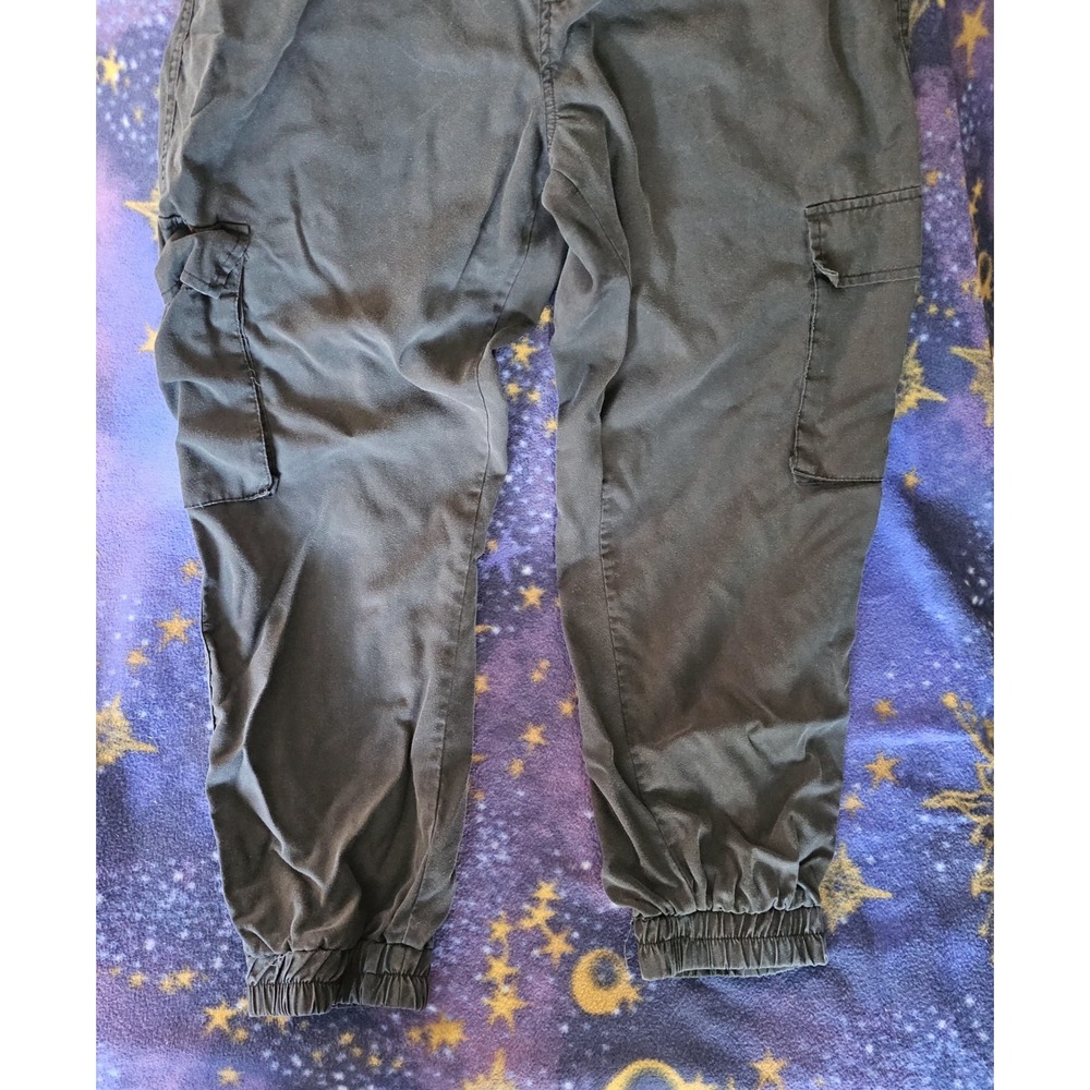 Ellen Tracy Women's Medium Black Cargo Pants Elastic Waist Cuffed Leg Athletic